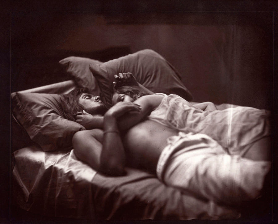 France Scully Osterman, Second Embrace, From the series “Sleep”, 2002 ©France Scully Osterman